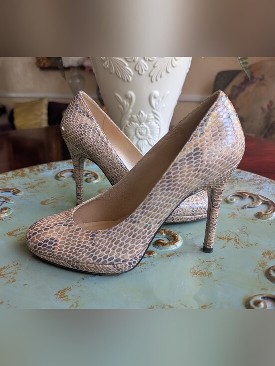 Stuart Weitzman Shoes - Stuart Weitzman Women’s Neutral Snakeskin Pattern High Heel Shoes Size 7M